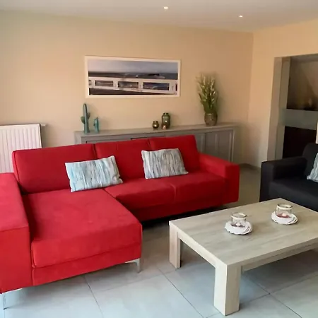 Cozy With Every Comfort, Cleaning Included Holiday home