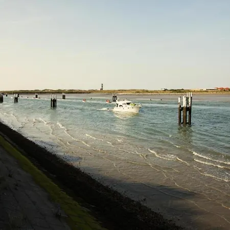 Cozy With Every Comfort, Cleaning Included * Nieuwpoort